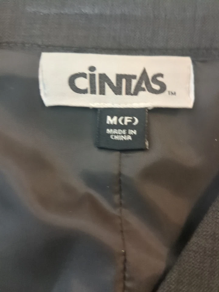 cintas vest size M  - Image 2 of 4