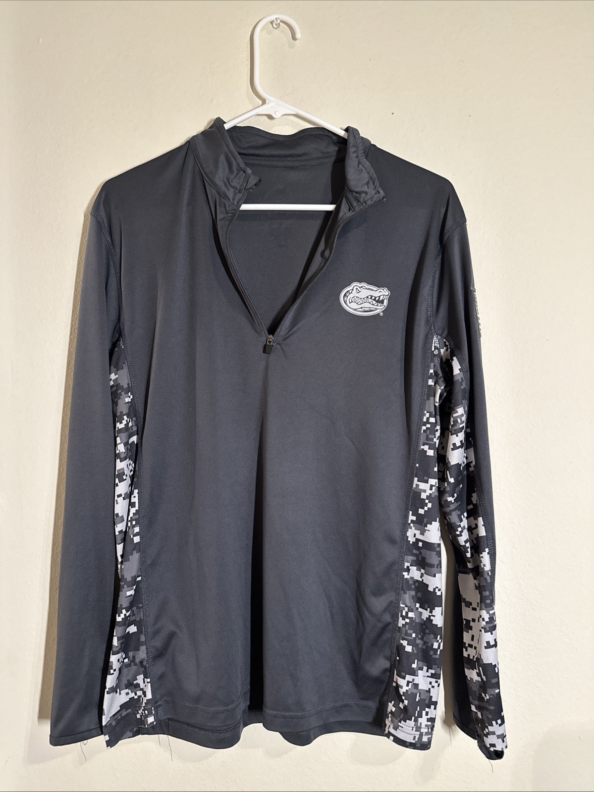 Florida Gators Pullover Mens Medium Colosseum OHT Military Digital Camo Gray