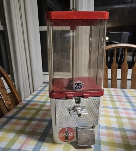 Vintage Coca Cola Bubble Gum Machine 25 Cent COKE Works has Key