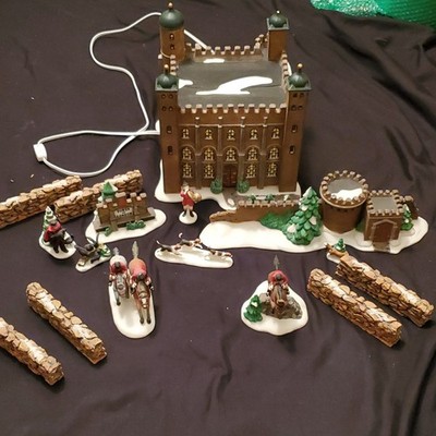 Department 56 Dickens' Village Tower of London Illuminated set plus extra pieces
