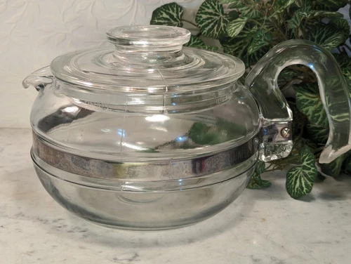 PYREX Clear Glass Tea / Coffee Pot Vintage Made in USA 8446-B-6 Cup
