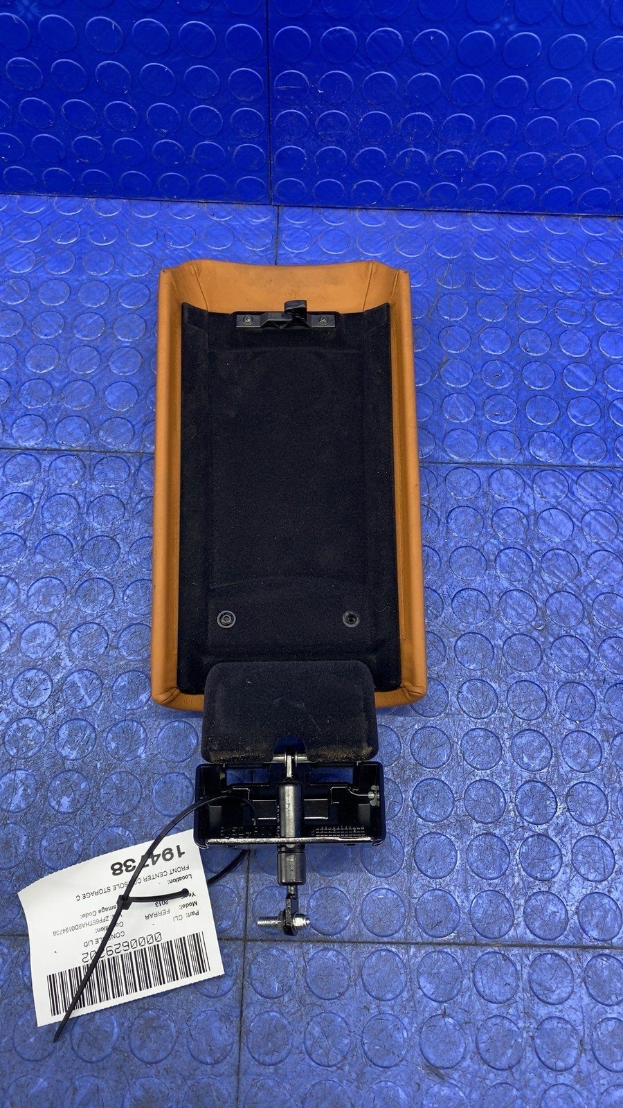 2012 2013 2014 FERRARI CALIFORNIA FRONT CENTER CONSOLE STORAGE ARM REST LID OEM