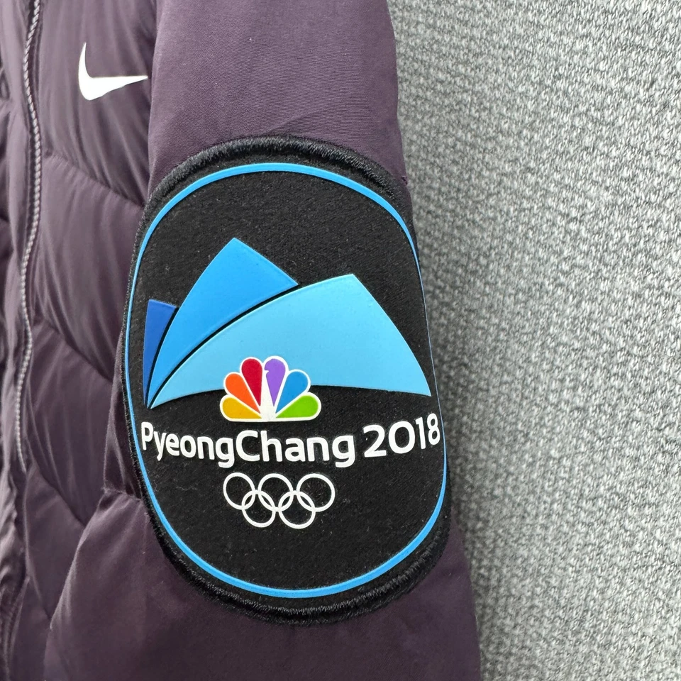 Chaqueta Nike para mujer pequeña rellena de plumón larga acolchada con capucha púrpura 2018 Juegos Olímpicos Nueva con etiquetas Foto 3 de 4