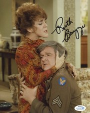 Ruth Buzzi Comedian Autographed Signed 8x10 Photo ACOA