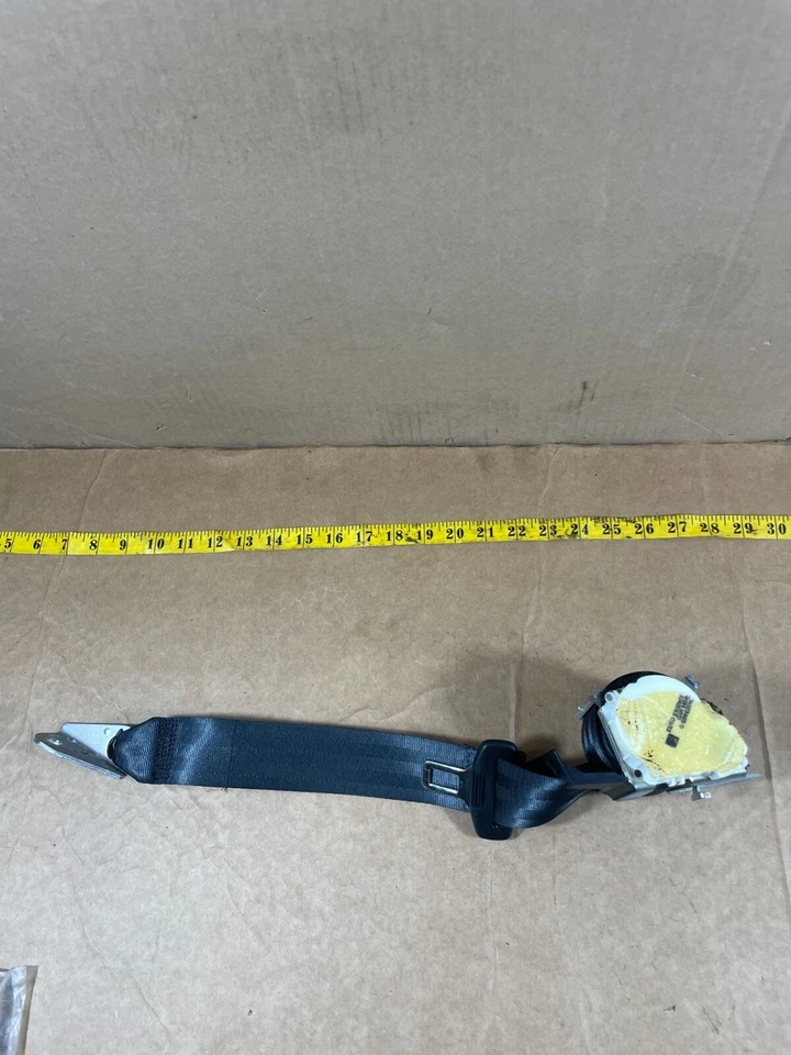 VOLKSWAGEN TIGUAN 2009-2017 - CINTURÓN DE SEGURIDAD TRASERO IZQUIERDO retractor 5N0857805B OEM. Foto 3 de 4