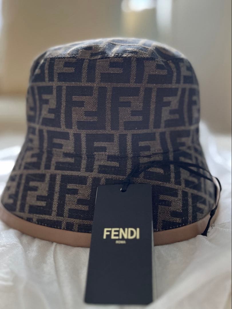 FENDI FFロゴ バケットハット ブラウン FENDI FF Logo Bucket Hat Brown Beige Unisex Size M-L With Tag