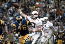 St Louis Cardinals Jim Hart throws the ball vs Los Angeles Rams at- Old Photo
