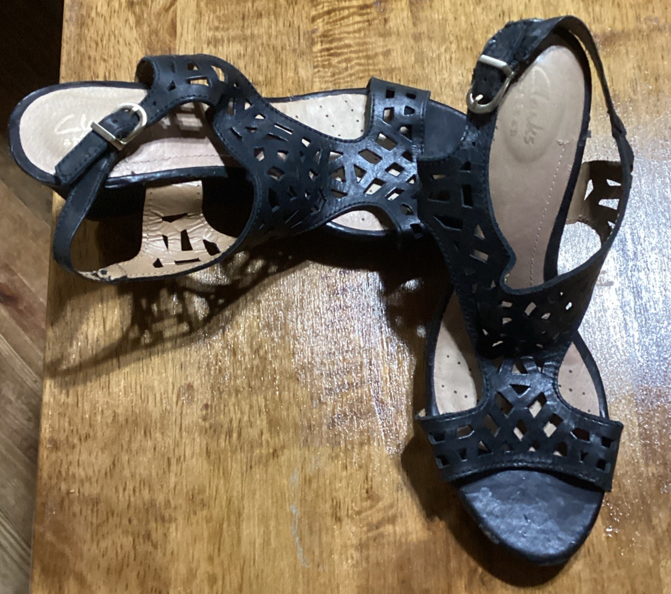 Clarks Artisan Size 7.5 Wedge Sandal Shoe Open Toe Strap