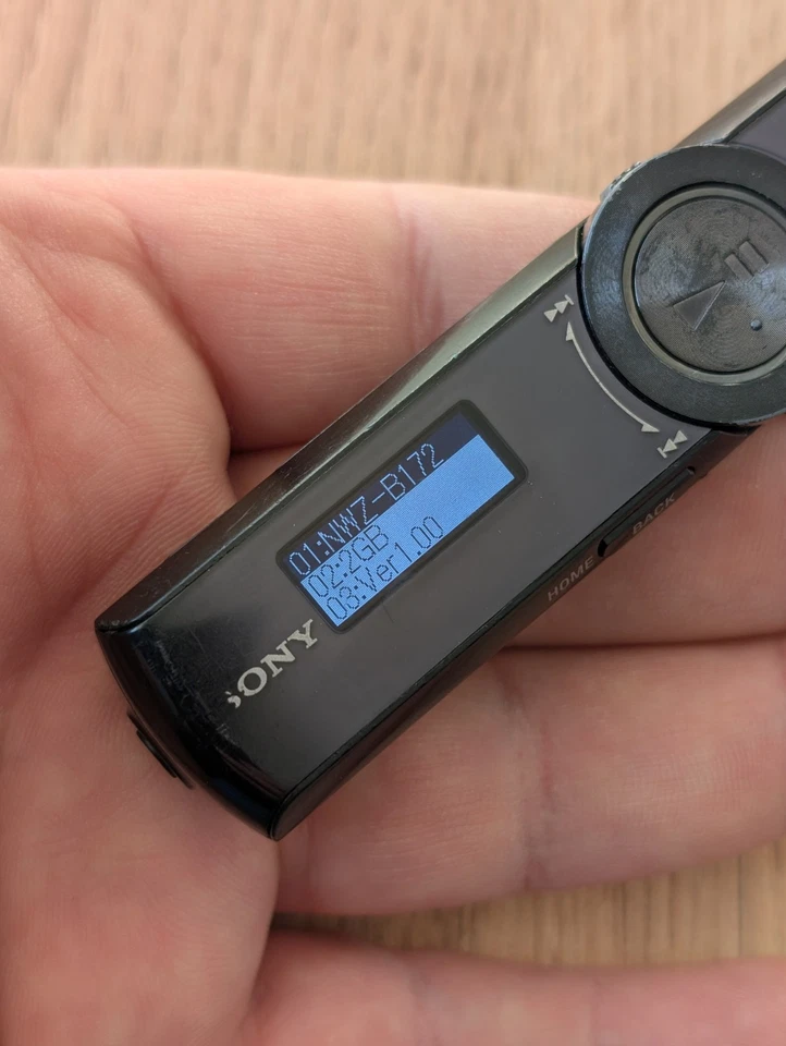 Reproductor de MP3 SONY Walkman NWZ-B172 2 GB NEGRO con clip para cinturón - Imagen 4 de 4