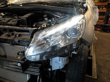 Feu avant (phare) Peugeot 2008