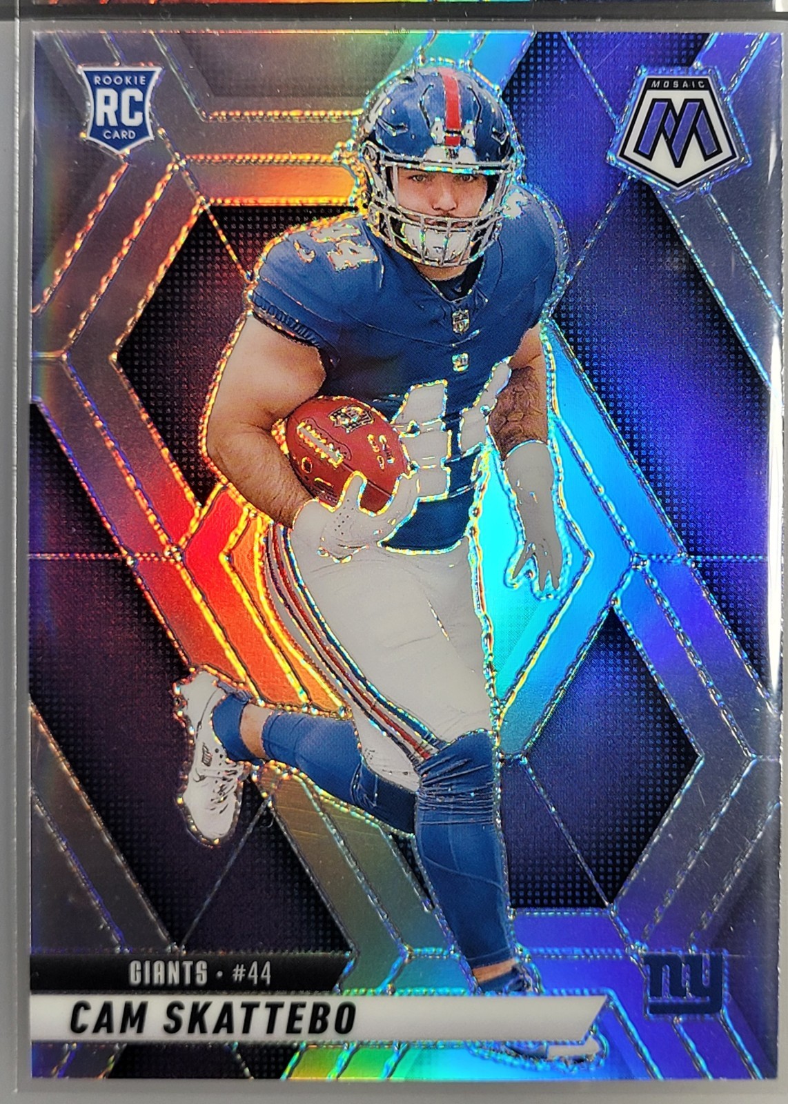 2025 Panini Mosaic Silver Cam Skattebo #305