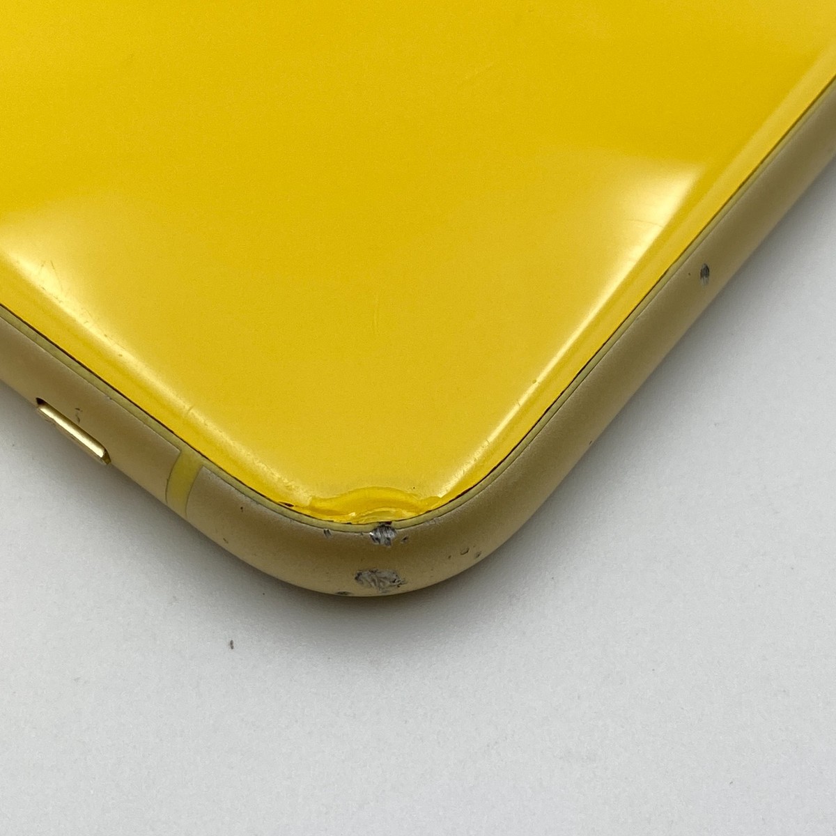 【ジャンク品iPhone XR イエロー 本体　背面割れ　face ID不可 iPhone XR イエロー 本体 128GB SIMフリー ジャンク - メルカリ