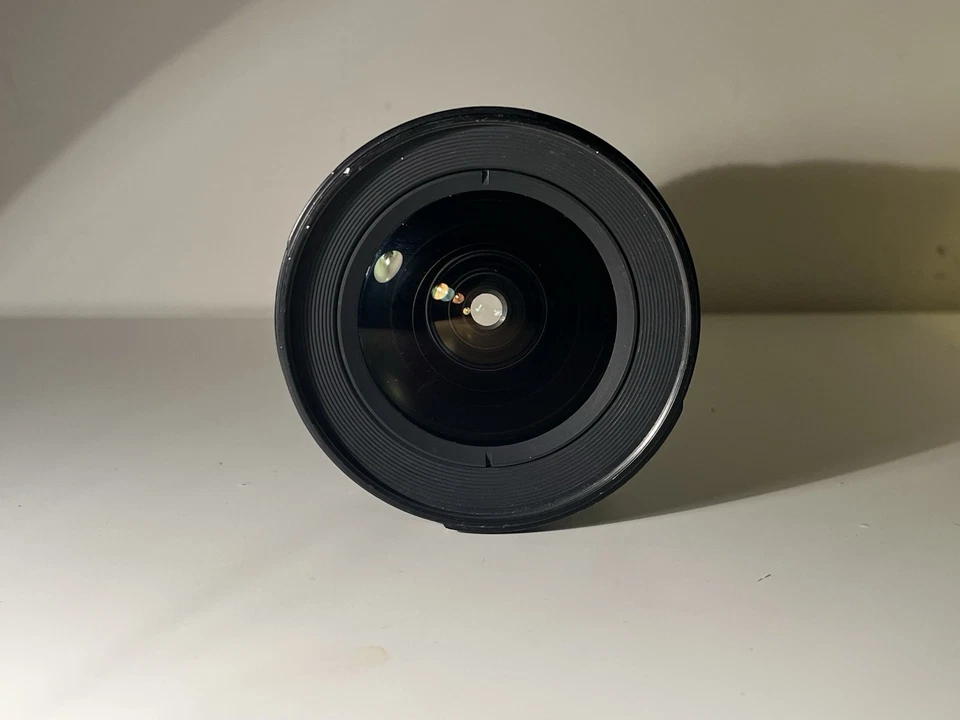 Lente zoom gran angular Nikon AF-S NIKKOR 17-35 mm f/2,8D IF-ED - Pro Full Frame FX Foto 2 de 4