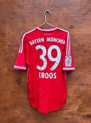 BAYERN MUNICH 2013/2014 HOME FOOTBALL SHIRT SIZE M ADULT #39 KROOS