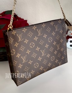 toiletry pouch 26 lv