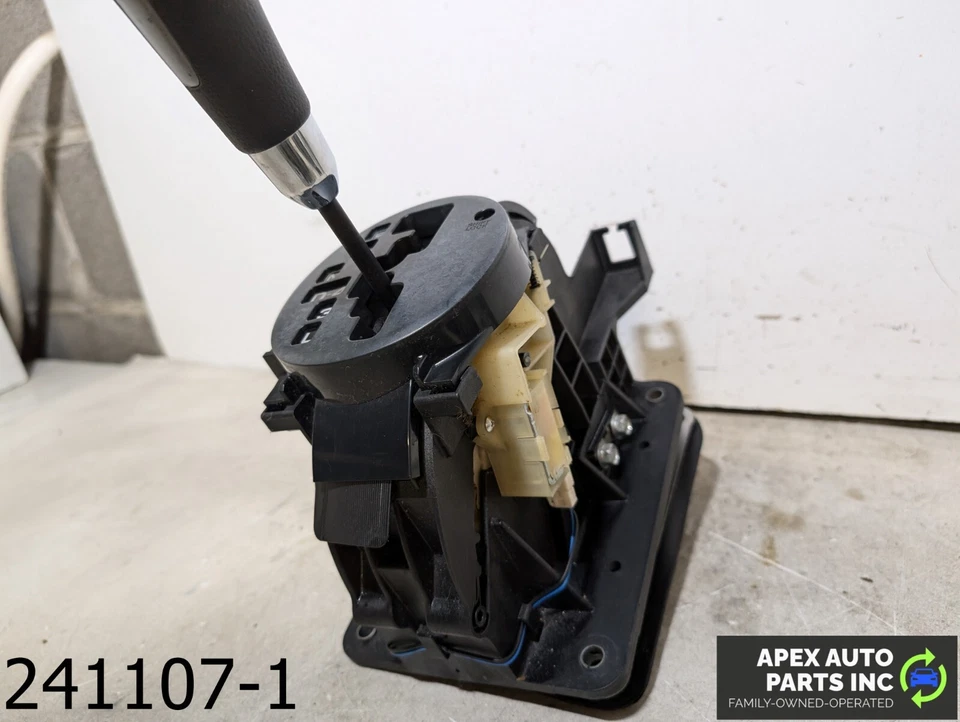 OEM 2008-2011 Suzuki Grand Vitara Automatic floor Gear Shift Shifter Assembly - Image 2 of 4