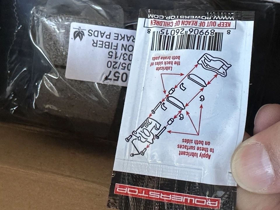 Juego de pastillas de freno traseras Powerstop Z23-1057 2 ruedas para cargador Chrysler 300 Foto 4 de 4
