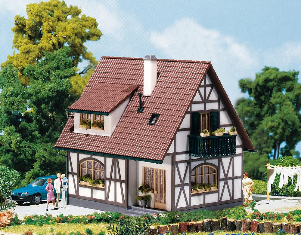 Faller 130257 Spur H0 - Einfamilienhaus mit Fachwerk  NEU und OVP