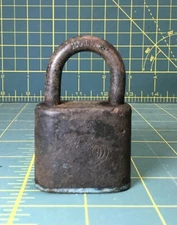 Antique Lock (no key) Padlock