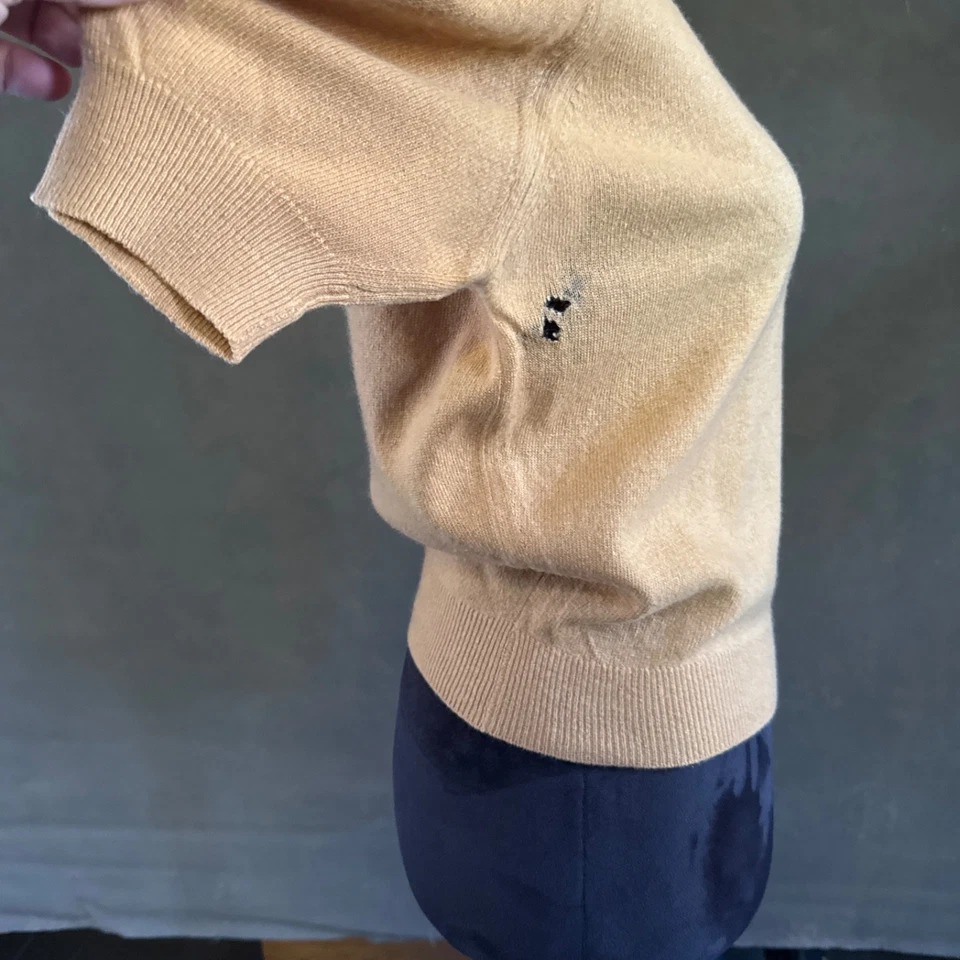 Top Bernhard Altmann 100 % cachemir S/M beige estilo polo · COMO ESTÁ reparable Foto 3 de 4