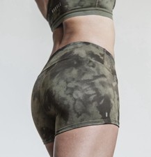 NUEVO CON ETIQUETAS NOBULL Pantalones Cortos Para Mujer Tiro Bajo Mate 2" Medianos Ejército Grafito Tie-Dye