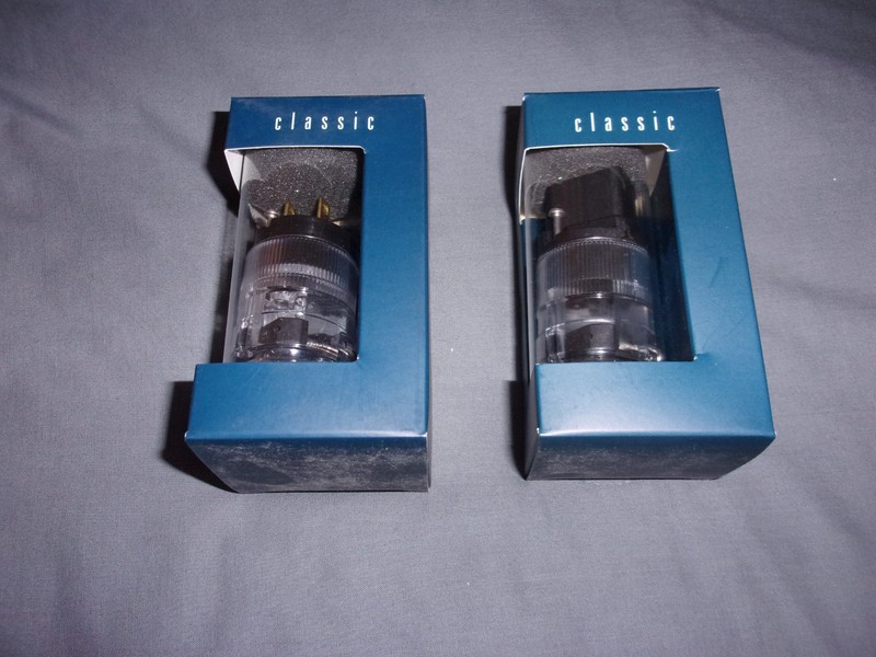 WATTGATE 320i HC High Current IEC Connector Black new in Box and a 5266i new