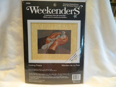 C-25 NEW WEEKENDERS COUNTED CROSS-STITCH KIT  HOLDING PEACE 