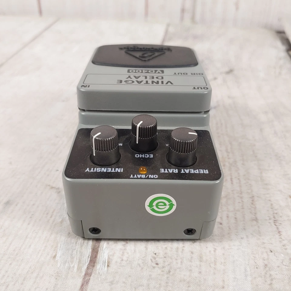 NEW OPEN BOX - Behringer Vintage Delay VD400 Effects Pedal - with Box + Manual - Image 4 of 4