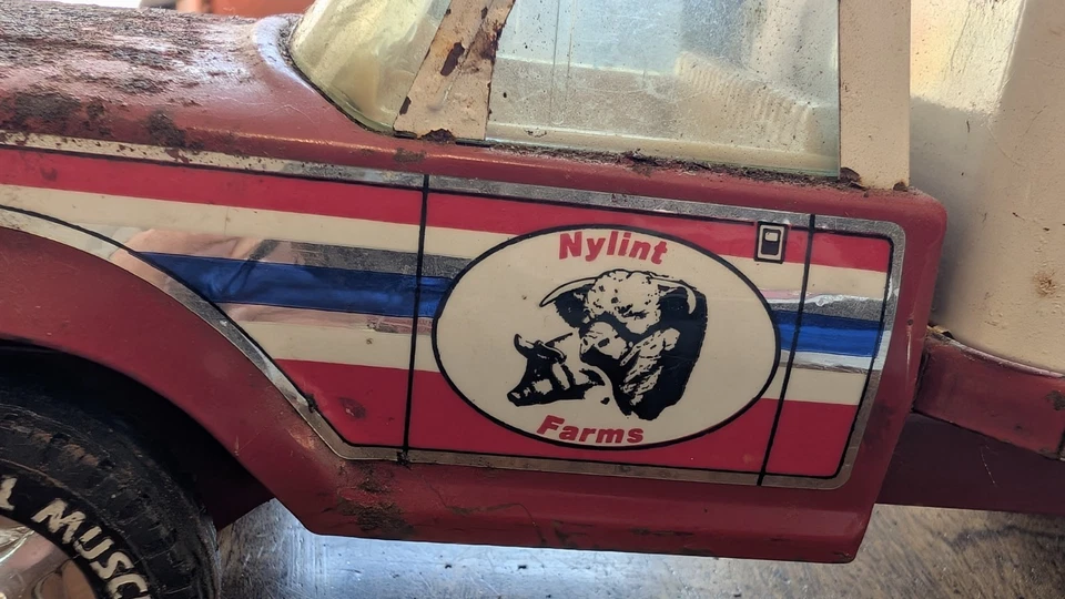 Vintage Nylint Farms Metal Truck Livestock - Image 2 of 4