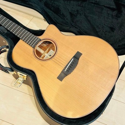 Morris S-92 III Handmade Premium Acoustic Guitar