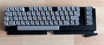 Commodore 16  Tastatur , defekt  #02 26