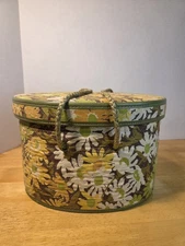 Vintage 60s/70s Sewing/Storage Box with Handle Floral Pattern daisy Flower Power