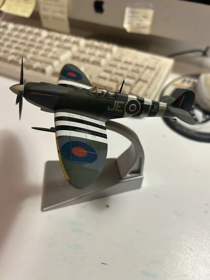 Corgi Spitfire D Day Scala 1/72 Metallo - Immagine 4 di 4