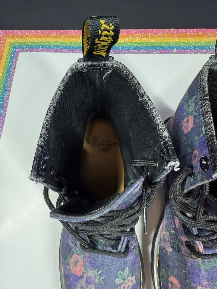 Botas de combate Dr. Martens Castels Airwaves azul denim cambraia lona flor Wm 6 - Imagem 2 de 4