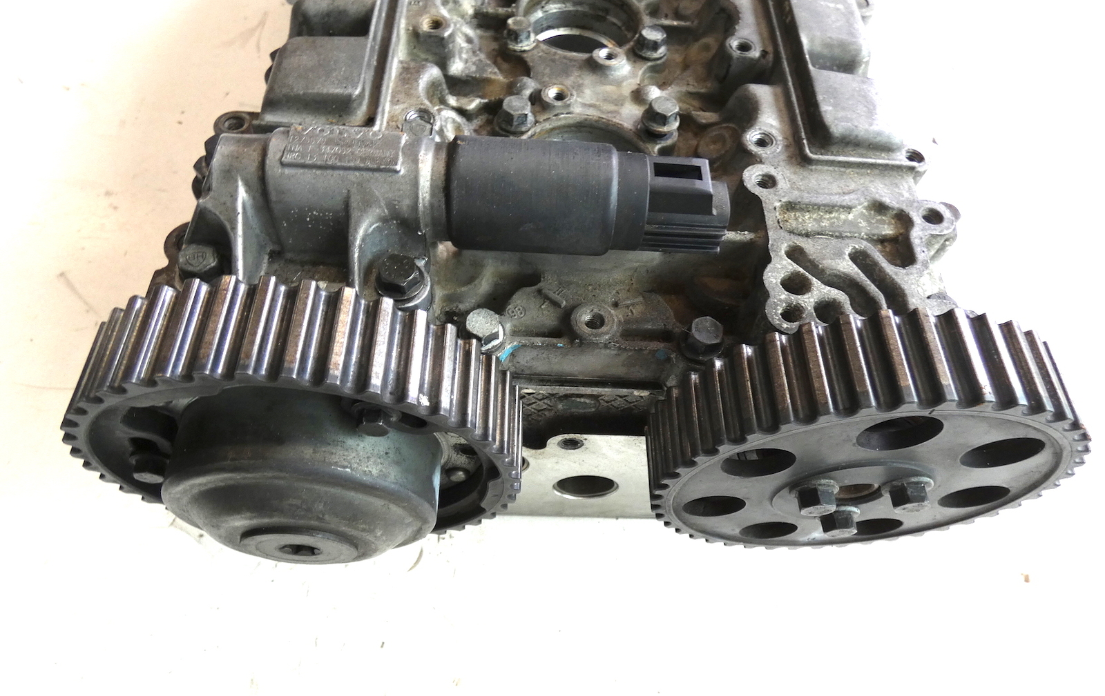 Volvo V70 I 8251062 1001761 1001773 Engine B5204T Cylinder Head 