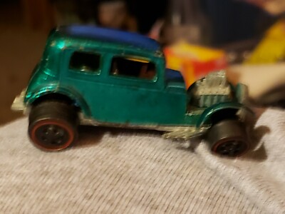 Hot wheels redlines Classic 32 ford vicky Green  USA