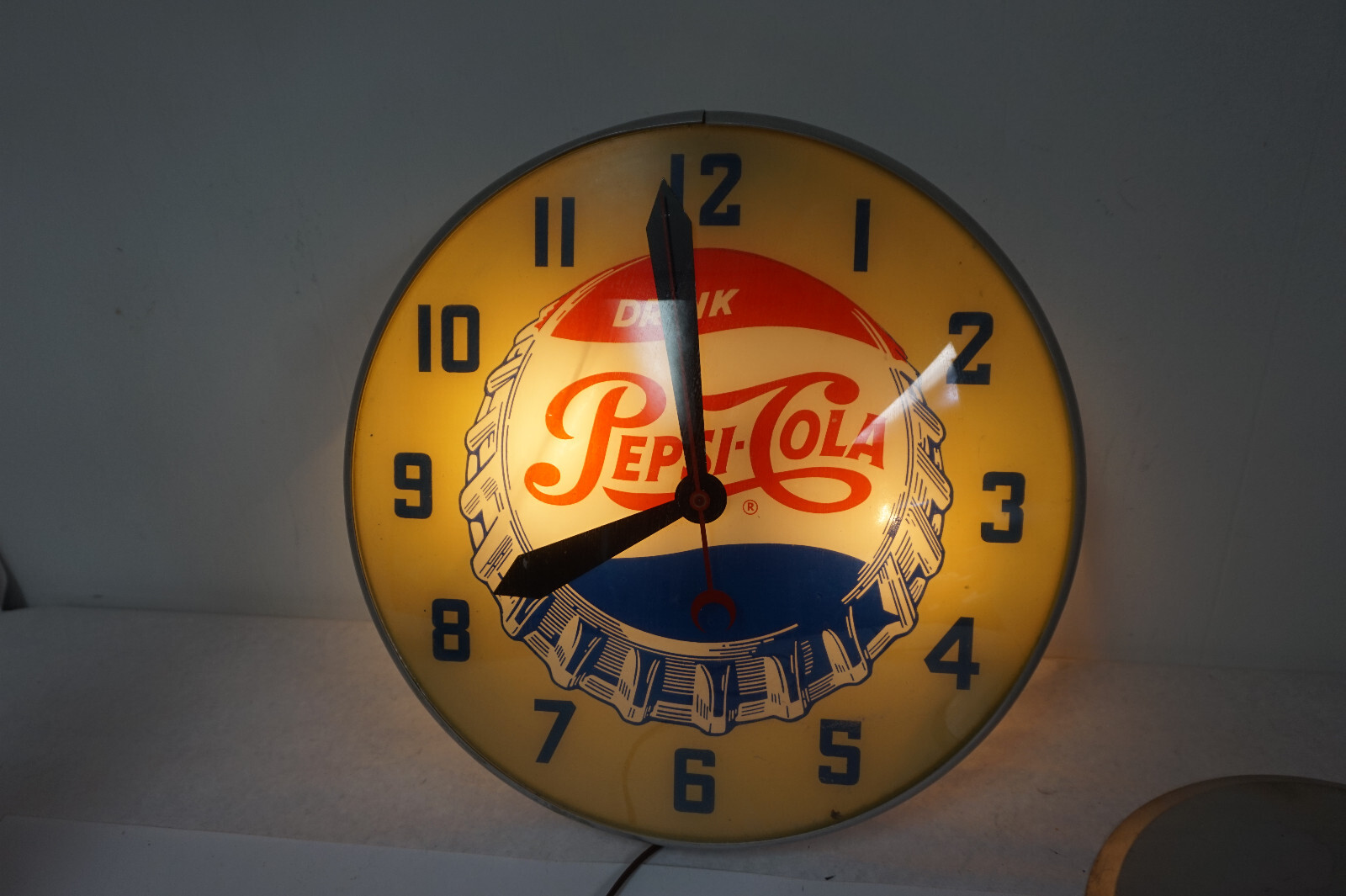 VINTAGE PEPSI CLOCK SIGN LIGHTED REVERSE PAINTED CONVEX GLASS BOTTLE
