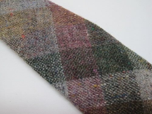 Corbata a Cuadros de Colección Magee Hecha en Irlanda Roja Verde Marrón Lana Donegal Tweed 3.25" - Imagen 10 de 10