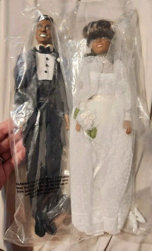Vintage AVON AMBER & BRANDON BLACK BRIDE & GROOM DOLLS. NEW CONDITION - Afbeelding 1 van 13