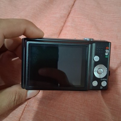 Panasonic Lumix DMC-FH25 16 MP 8x Optical Zoom Compact Digital