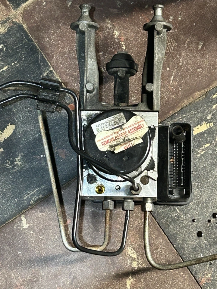 Conjunto de módulo de bomba de freno antibloqueo Dodge Charger ABS 2006-2010 Foto 3 de 3