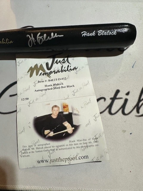 Firmas de mini murciélago Just Minors Foto 2 de 4