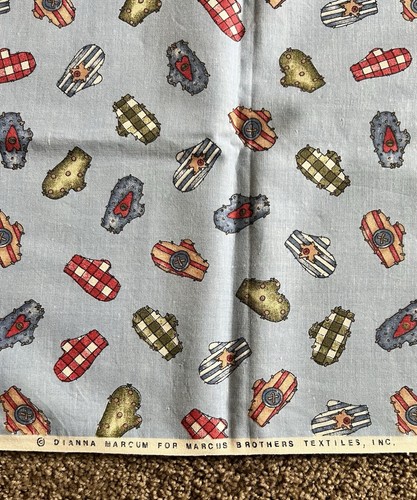 DIANNA MARCUM MITTENS Quilt Fabric MARCUS BROTHERS TEXTILES 1 1/4 Yard X 44” - Picture 2 of 3