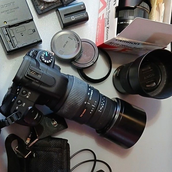 Sony Alpha A200 10.2MP Digital SLR Camera Black w/ 18-70mm & 70-210mm Lenses, photo 1 of 5