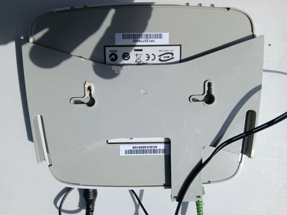 Alcatel-Lucent I-020G-F GPON ONT Telenor Fiber Terminal 1x GE Port + Mount - Image 4 of 4