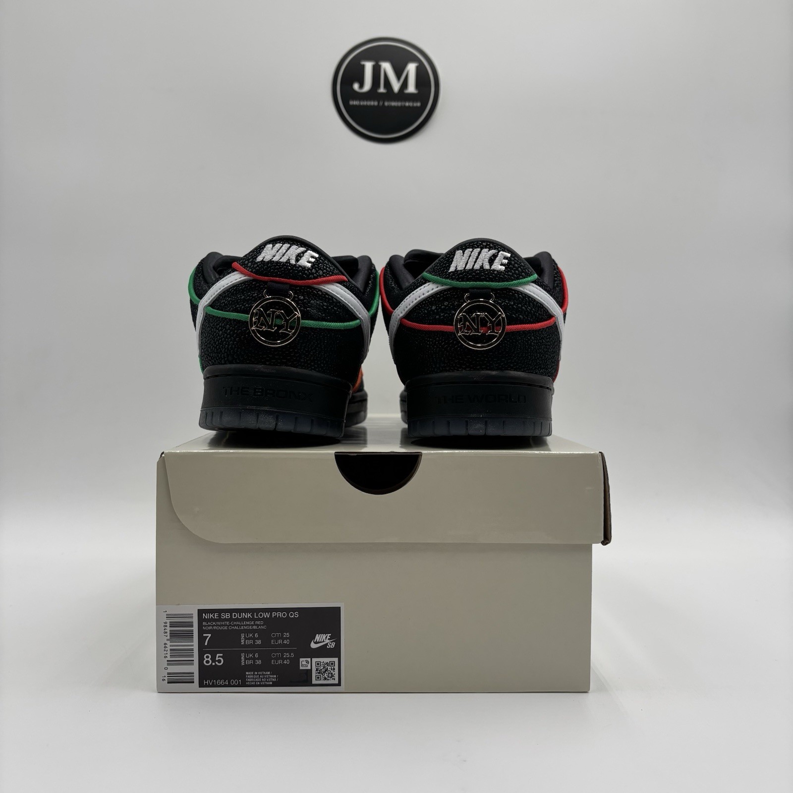 Nike SB Dunk Low Bronx Girls Skate Size 7 Men's HV1664-001 IN HAND thumbnail 2