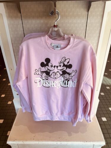 Size Large Disneyland 2025 Valentines Day Mickey & Minnie Distressed Sweatshirt