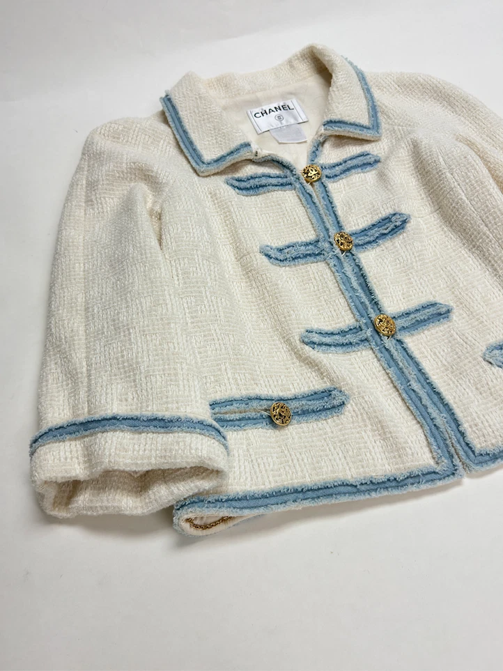 CHANEL 07P GIACCA ECRU VINTAGE TWEED BLU finitura oro CC logo bottoni FR38