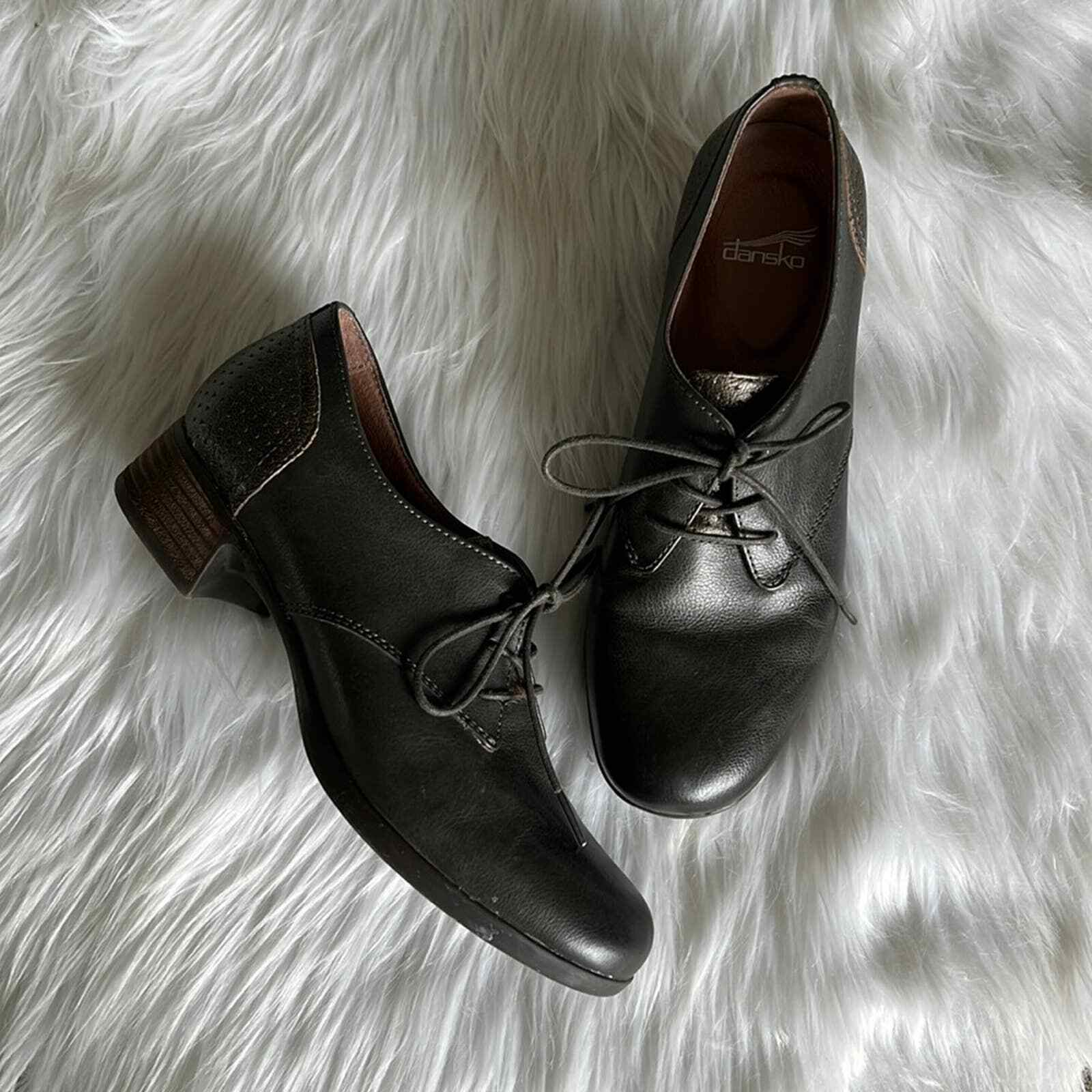 Dansko Louise Oxford lace up shoe block 