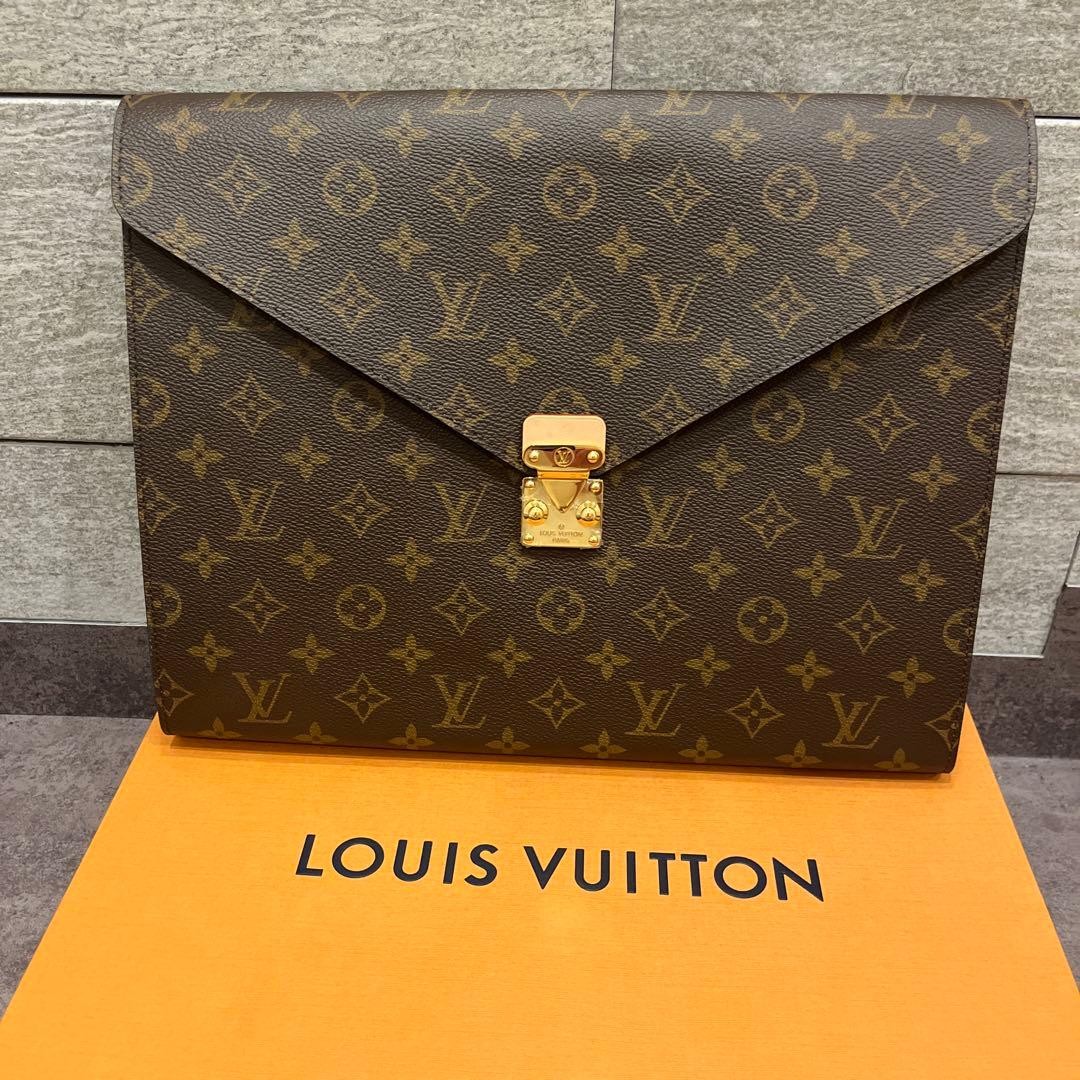 Louis Vuitton LV Monogram Folder Mark - image 8